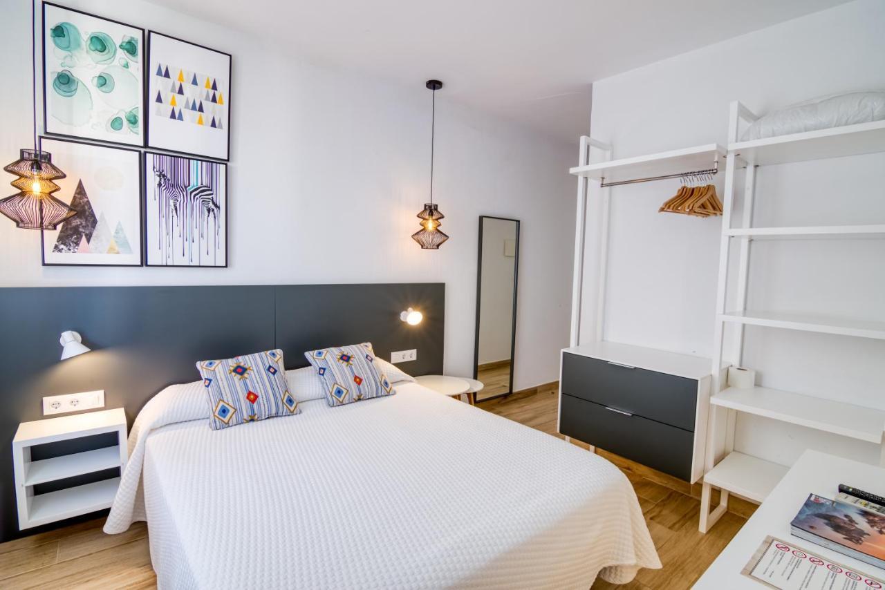 Hostal La Isla Mahon  Luaran gambar