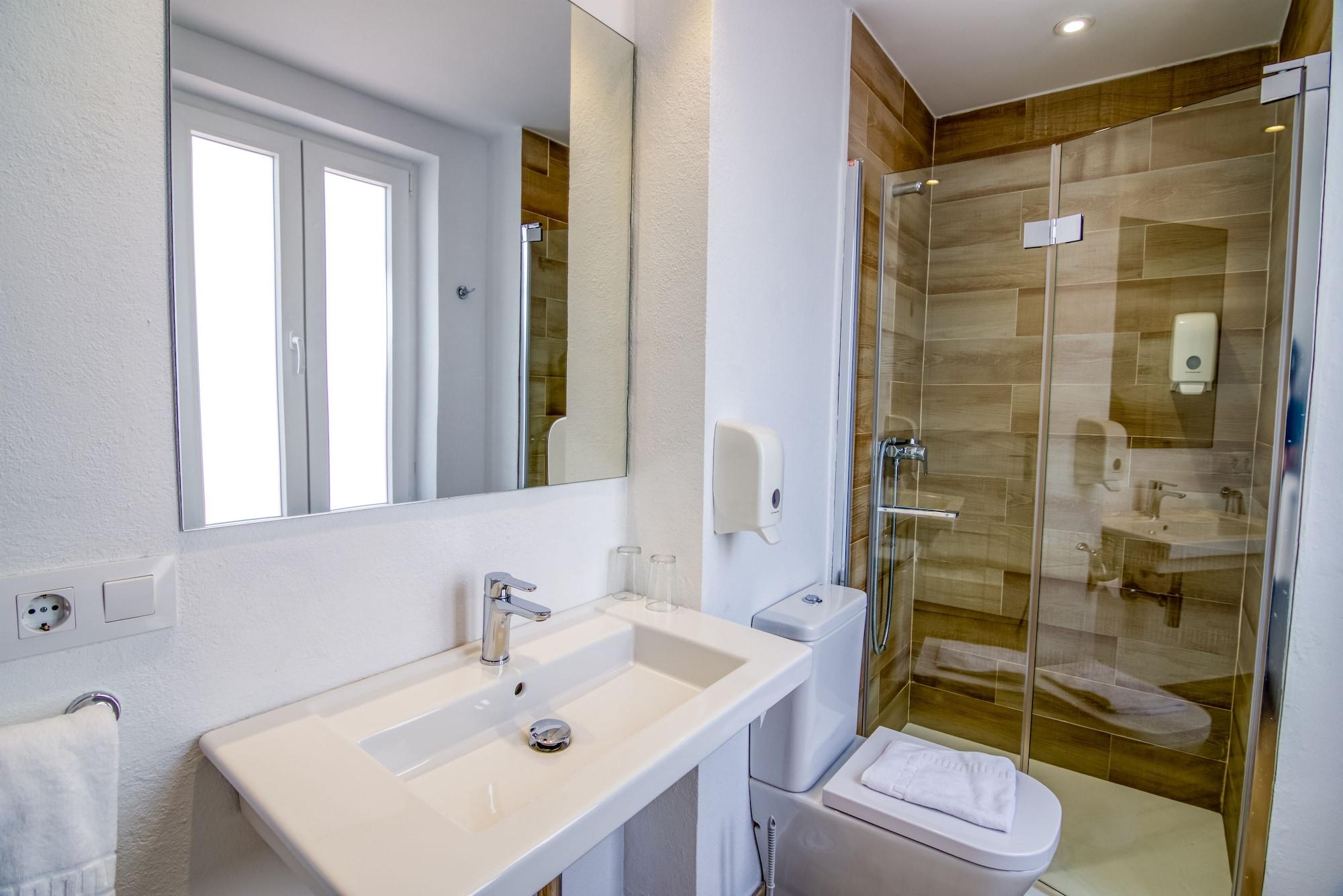 Hostal La Isla Mahon  Luaran gambar