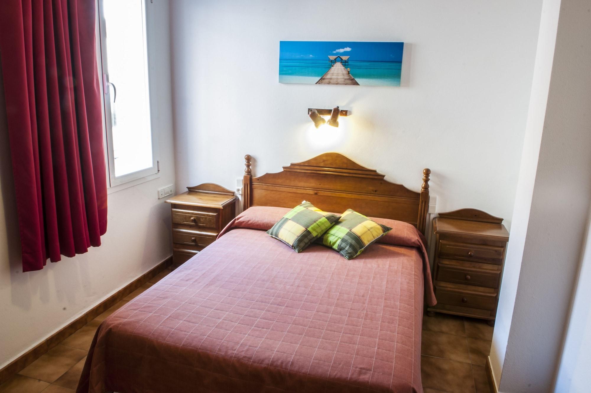 Hostal La Isla Mahon  Luaran gambar
