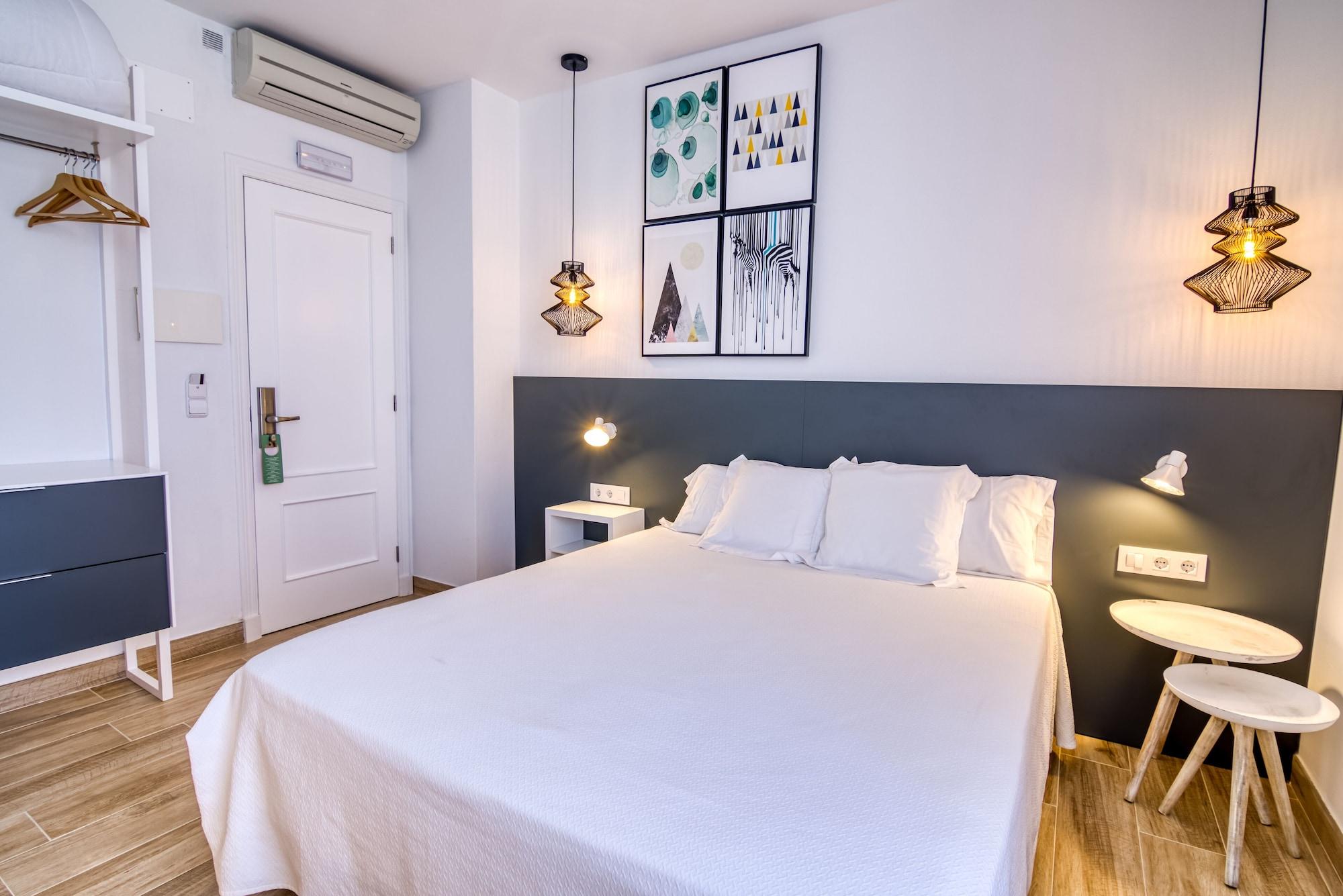 Hostal La Isla Mahon  Luaran gambar