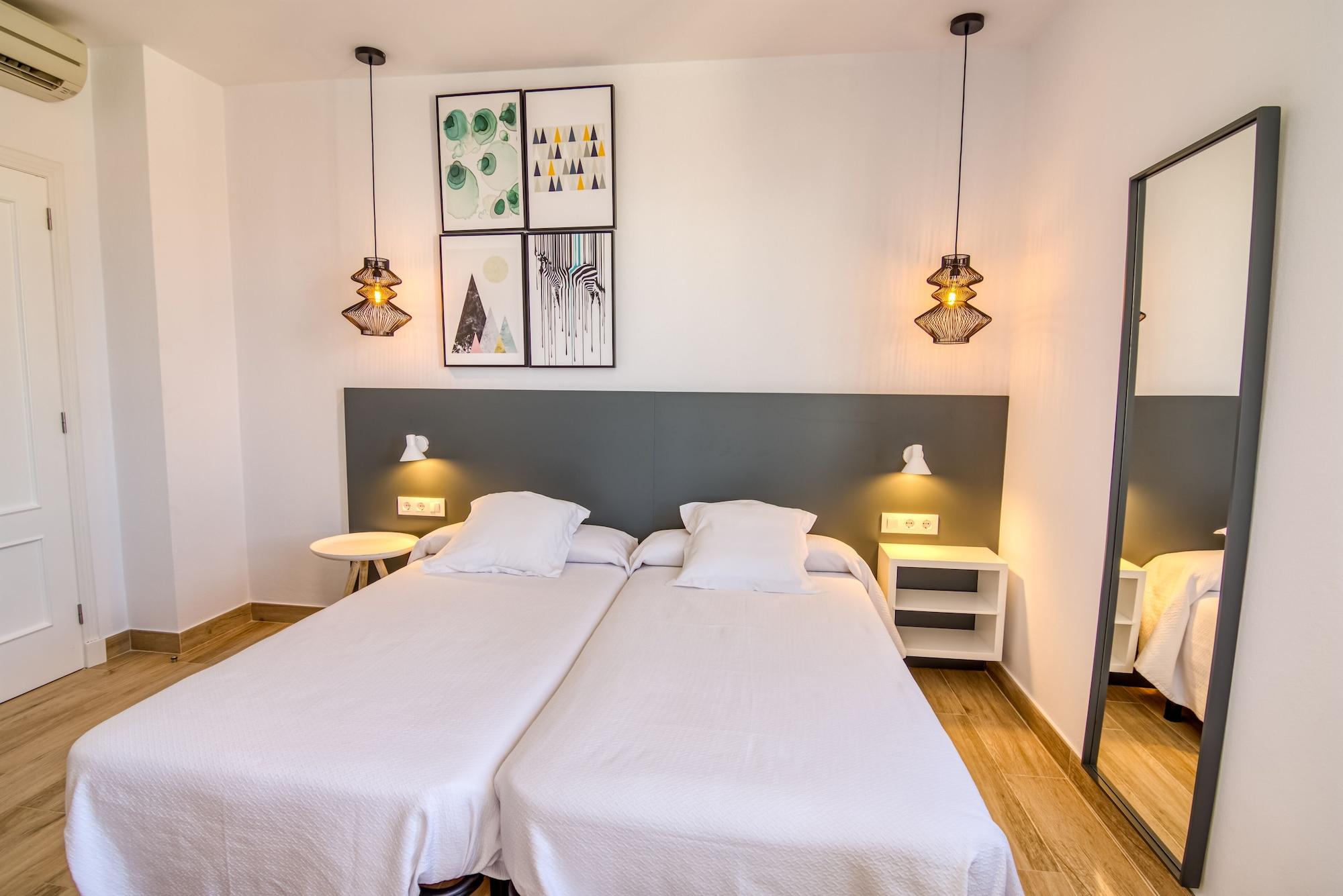 Hostal La Isla Mahon  Luaran gambar