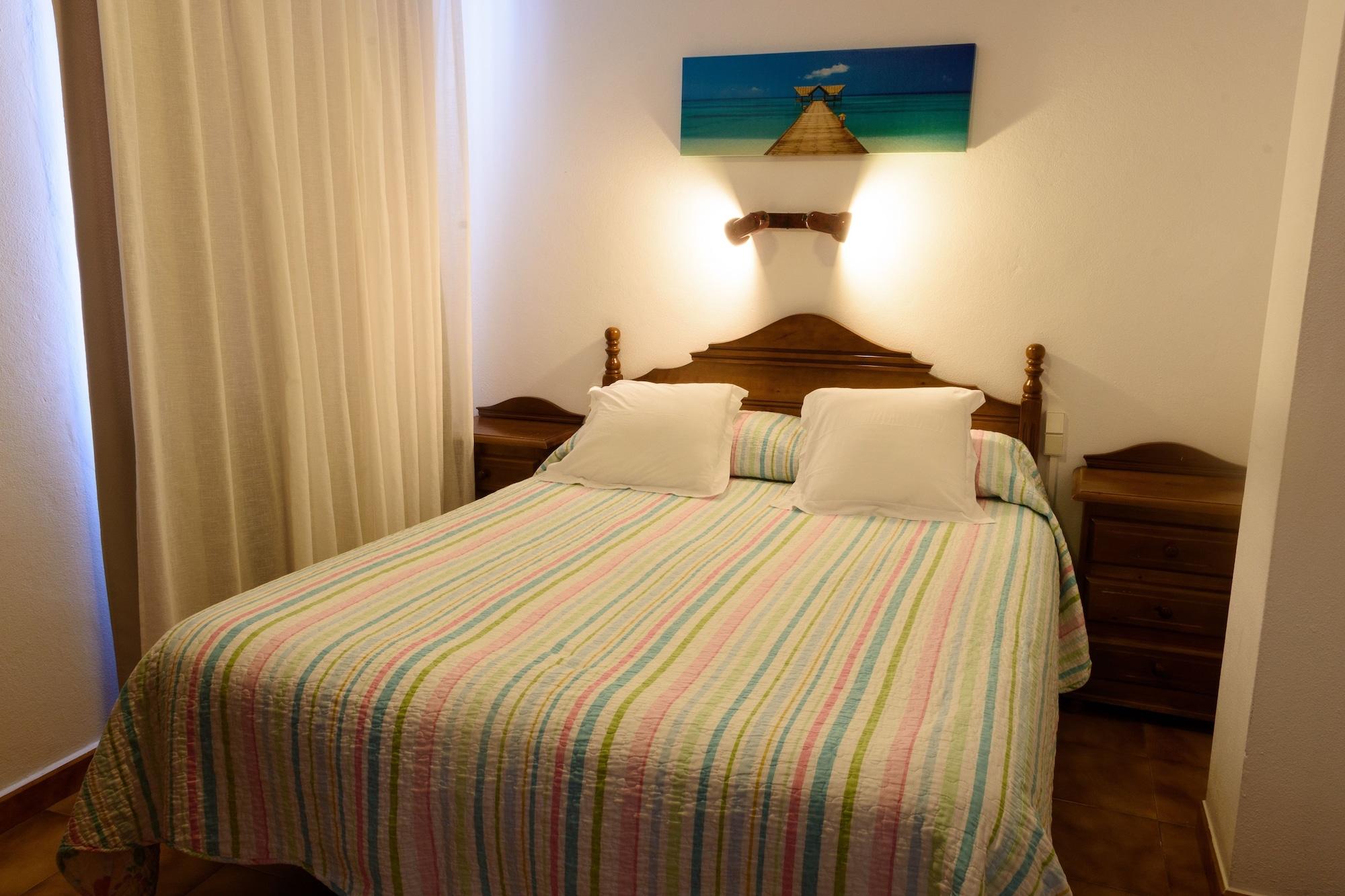 Hostal La Isla Mahon  Luaran gambar