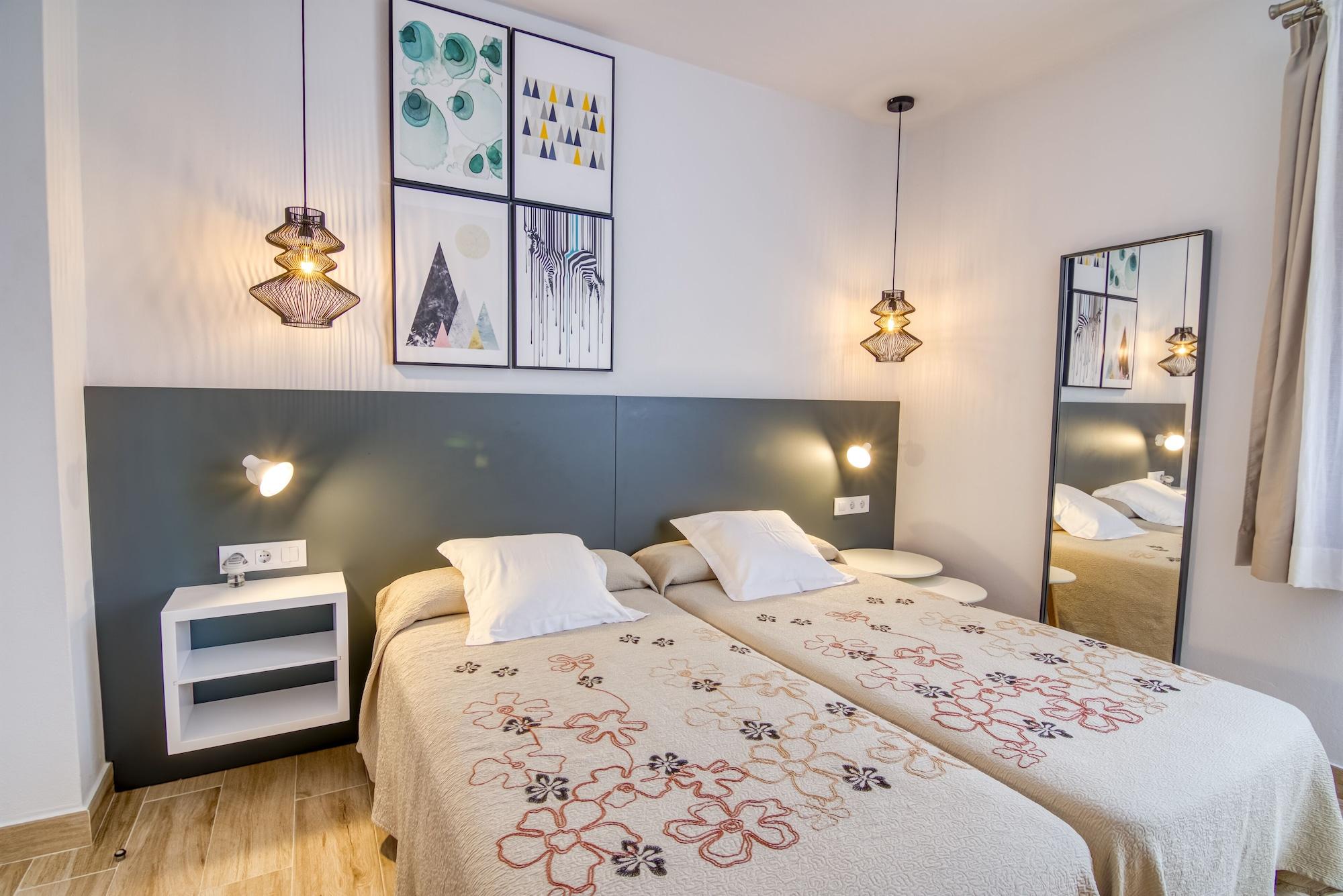 Hostal La Isla Mahon  Luaran gambar