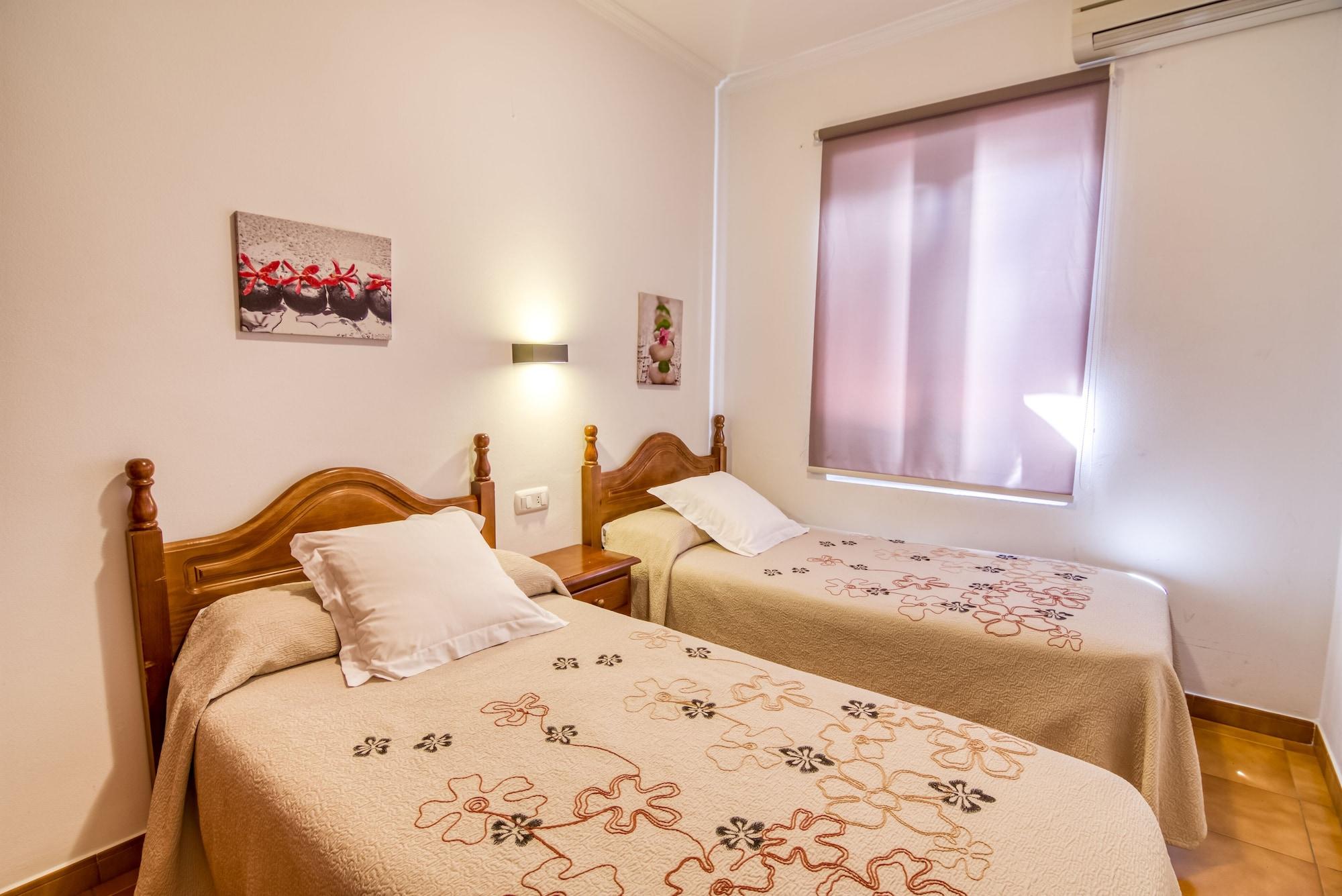 Hostal La Isla Mahon  Luaran gambar