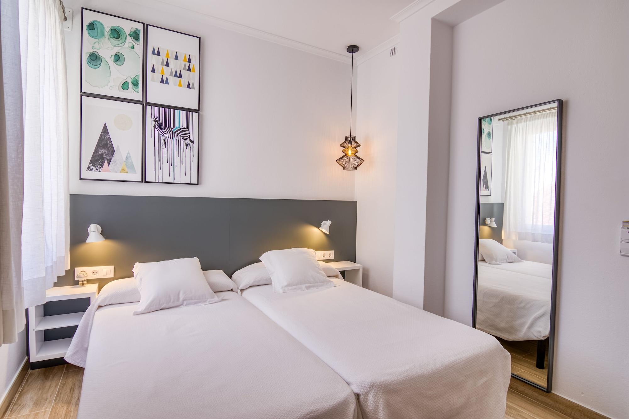 Hostal La Isla Mahon  Luaran gambar