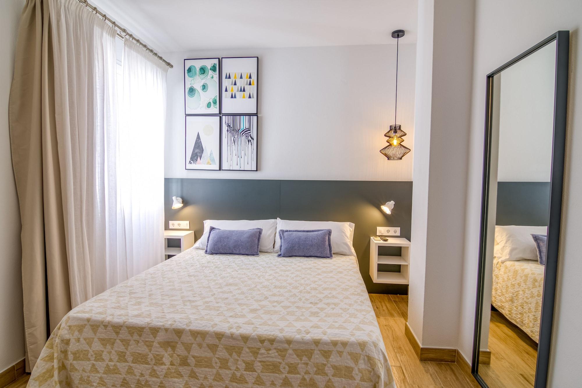 Hostal La Isla Mahon  Luaran gambar