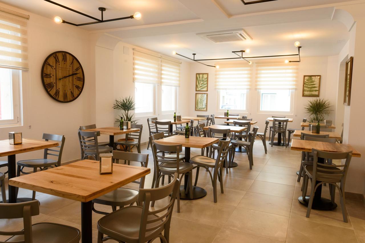 Hostal La Isla Mahon  Luaran gambar