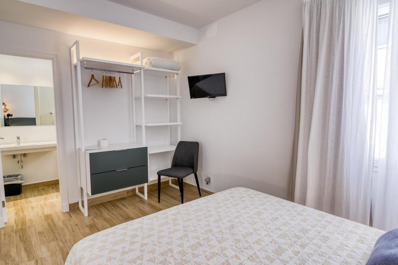 Hostal La Isla Mahon  Luaran gambar