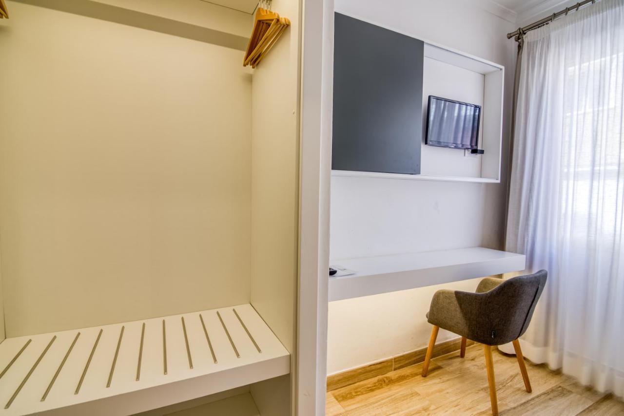 Hostal La Isla Mahon  Luaran gambar